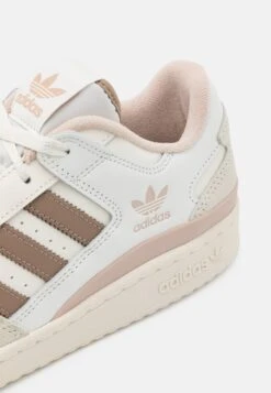 Adidas Originals Forum Unisex - Baskets Basses - Core White/Chalky Brown/Taupe 17 Adidas Originals Forum Unisex - Baskets Basses - Core White/Chalky Brown/Taupe -Anna Field 0874303fd5bf4c94a7a62053de70c504
