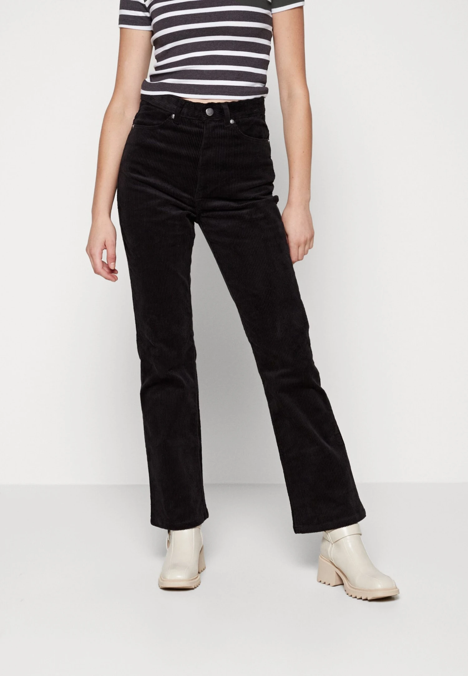 Monki Pantalon Classique - Black Dark 3 Monki Pantalon Classique - Black Dark