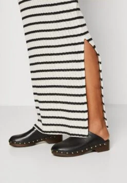 Anna Field Robe Pull - Black/White -Anna Field 54490a015b364a8f8ae5391c2abf0c31