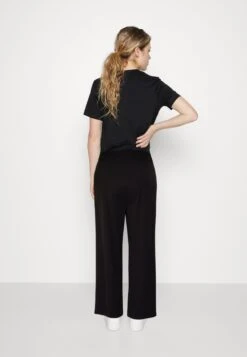 Even&Odd Tailored Wide Leg Culotte - Pantalon Classique - Black -Anna Field 5650d987be224bf692956f0b8687808b