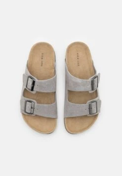 Pier One Leather Unisex - Chaussons - Grey -Anna Field 6e172422b00e484a8ac21c5f565af9d6