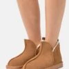 Pier One Leather - Chaussons - Cognac 1 Pier One Leather - Chaussons - Cognac -Anna Field 6eff35c3cb7e4f93bb4d99616e30a8c3