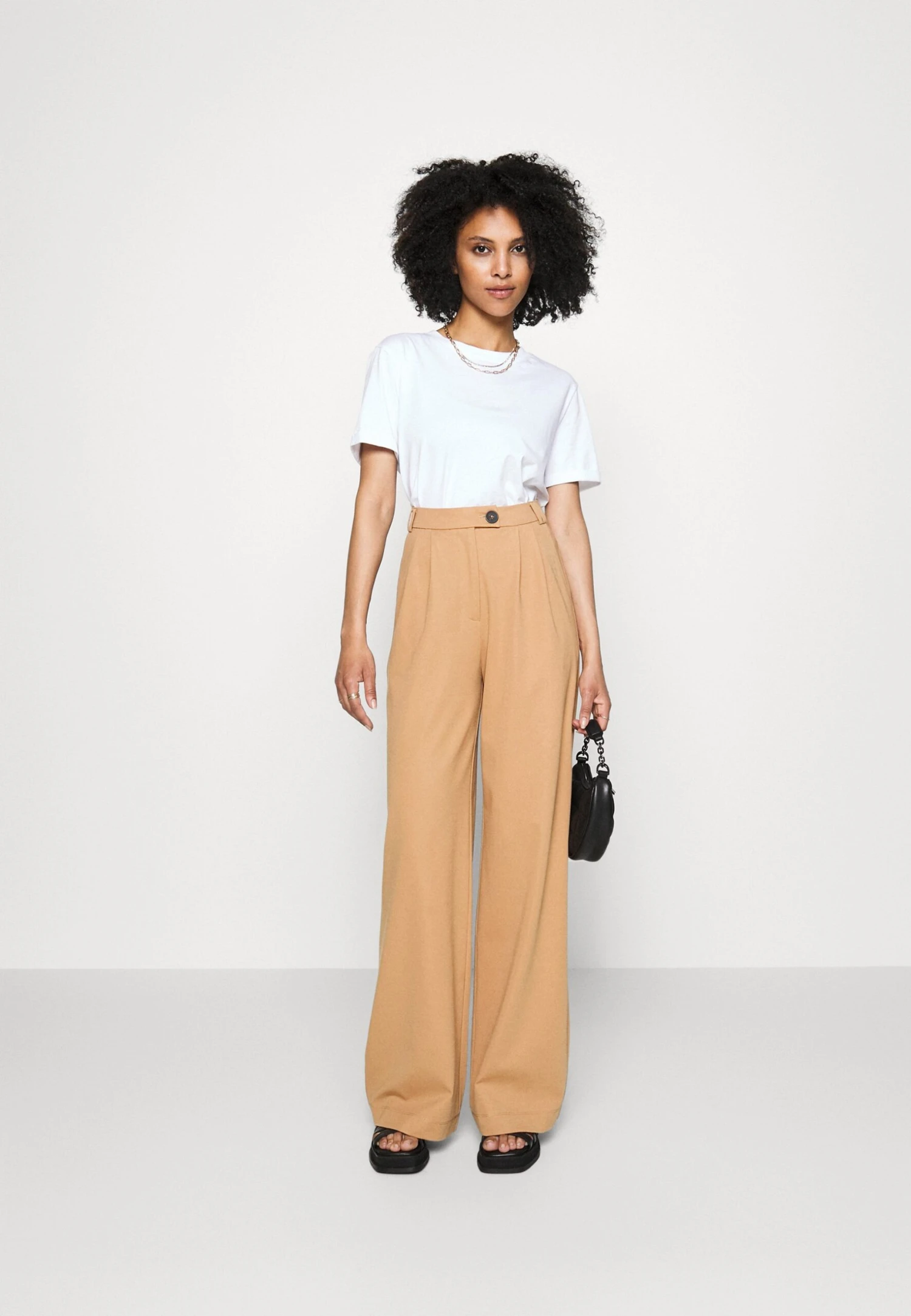 Petite Business Casual Wide Legs With Front Pleats - Pantalon Classique - Beige 4 Petite Business Casual Wide Legs With Front Pleats - Pantalon Classique - Beige – Image 2