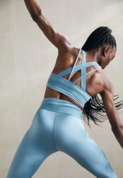 Puma Mid Impact Strong Shine Bra - Brassières De Sport À Maintien Normal - Bold Blue