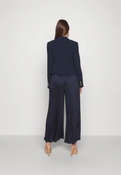 MICHAEL Michael Kors Fitted Db Crop Blazer - Blazer - Midnightblue 10 MICHAEL Michael Kors Fitted Db Crop Blazer - Blazer - Midnightblue -Anna Field a6d876420f504a81a4fd53ac045f9d7d