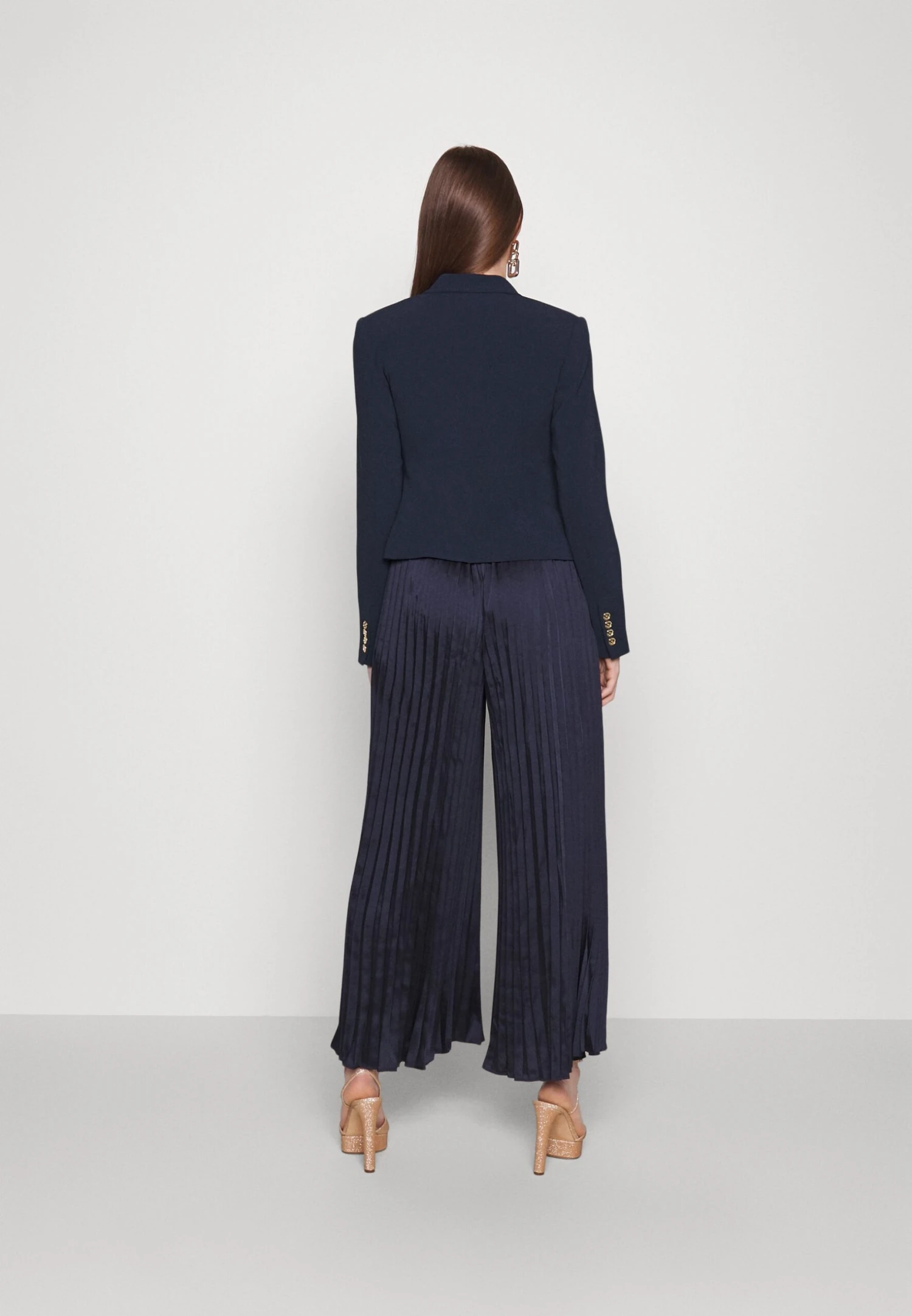 MICHAEL Michael Kors Fitted Db Crop Blazer - Blazer - Midnightblue 5 MICHAEL Michael Kors Fitted Db Crop Blazer - Blazer - Midnightblue – Image 3