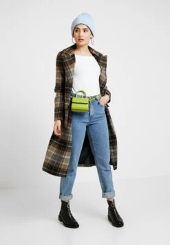 Anna Field -Anna Field cf00843d899040489f258d1aacc4023b