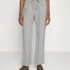 MAX & Co. Grissino - Pantalon Classique - Light Grey 2 MAX & Co. Grissino - Pantalon Classique - Light Grey -Anna Field d3aff7fb53504e53b55794598d0d341d