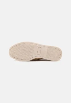 Pier One Leather Unisex - Chaussures Bateau - Beige -Anna Field df77dd037ba746e7a11c216a0cf8dae9